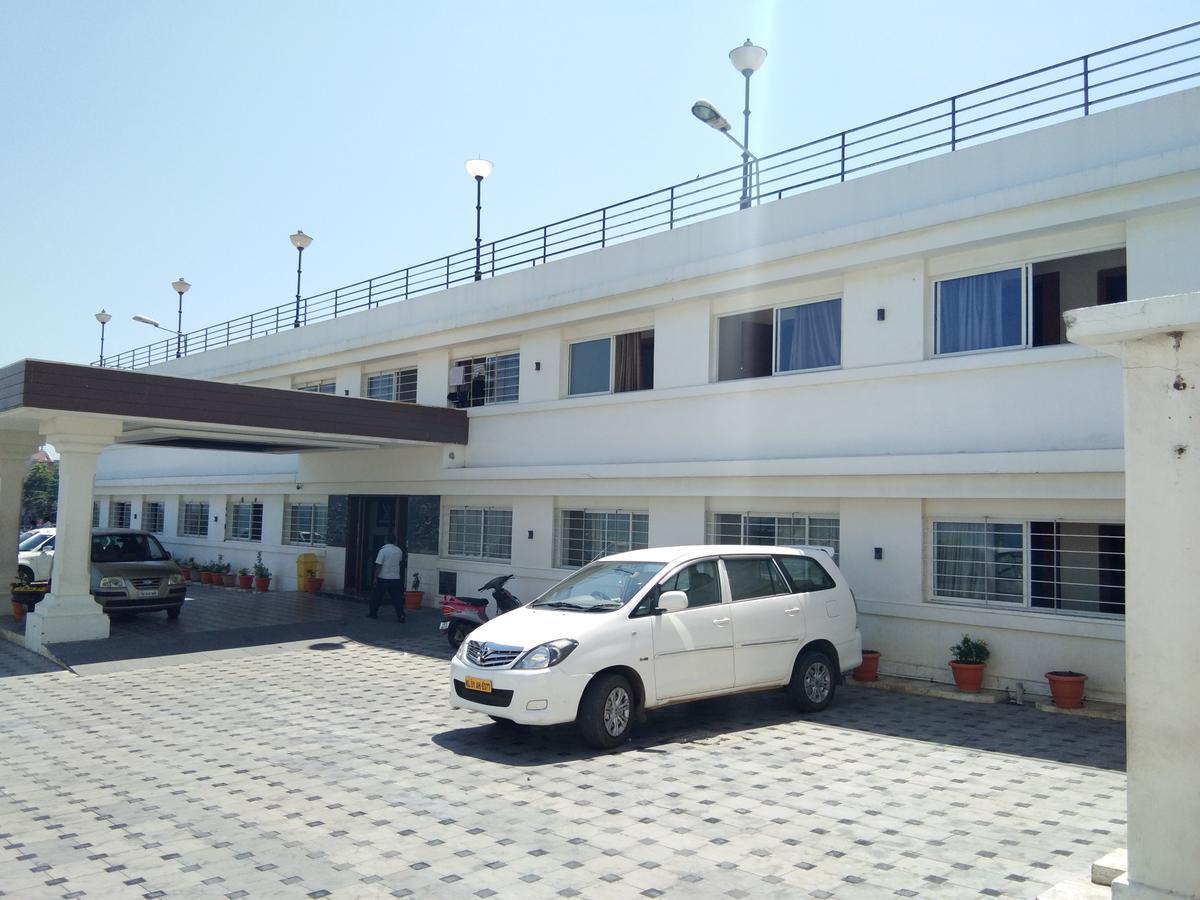 海面酒店 根尼亚古马里 外观 照片